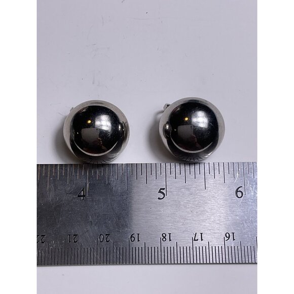 Vintage Silver Tone Clip On Dome Earrings Retro Style - Picture 4 of 4
